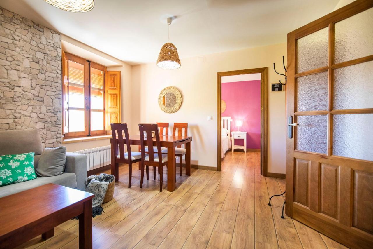 Apartamentos Ribera Del Duero Las Escuelas Vadocondes Exteriér fotografie